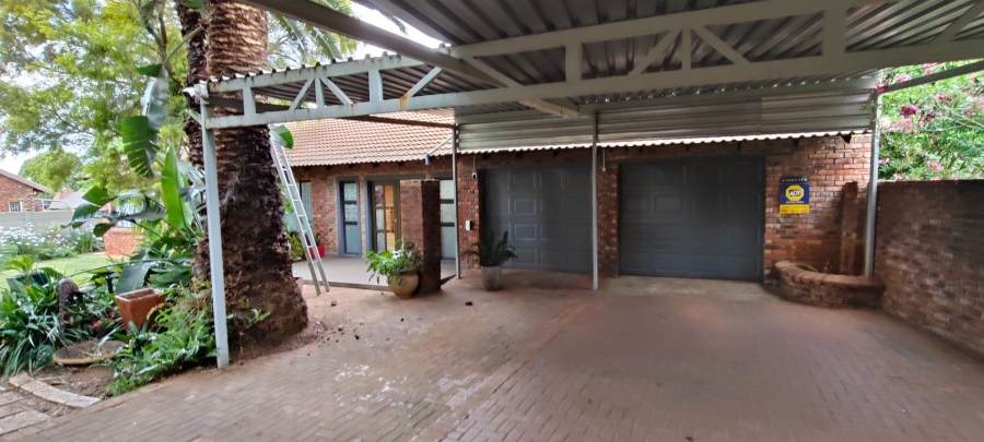 4 Bedroom Property for Sale in Doringkruin North West